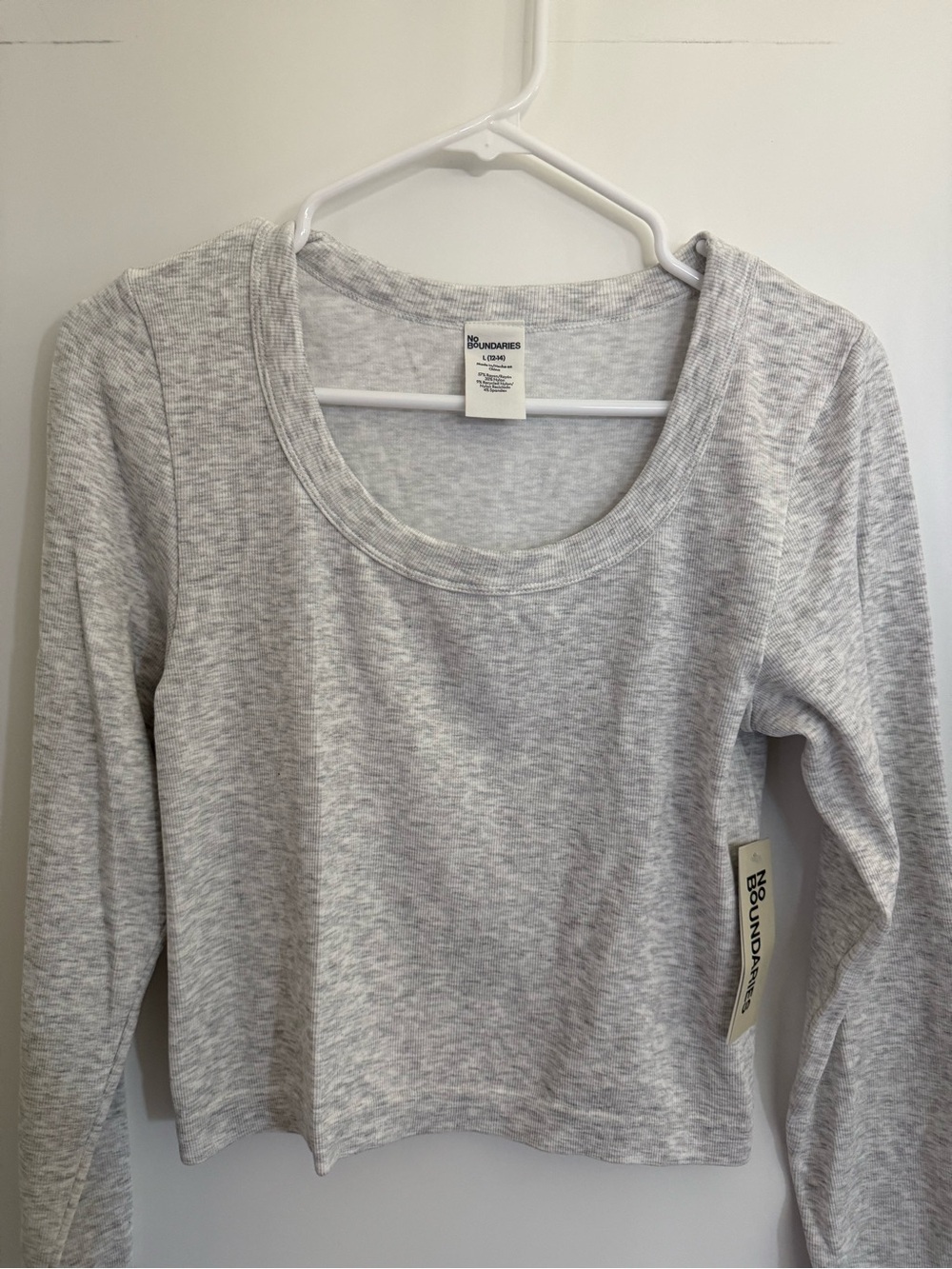 No Boundaries Light Heather Gray Long-Sleeve Scoop Neck Top